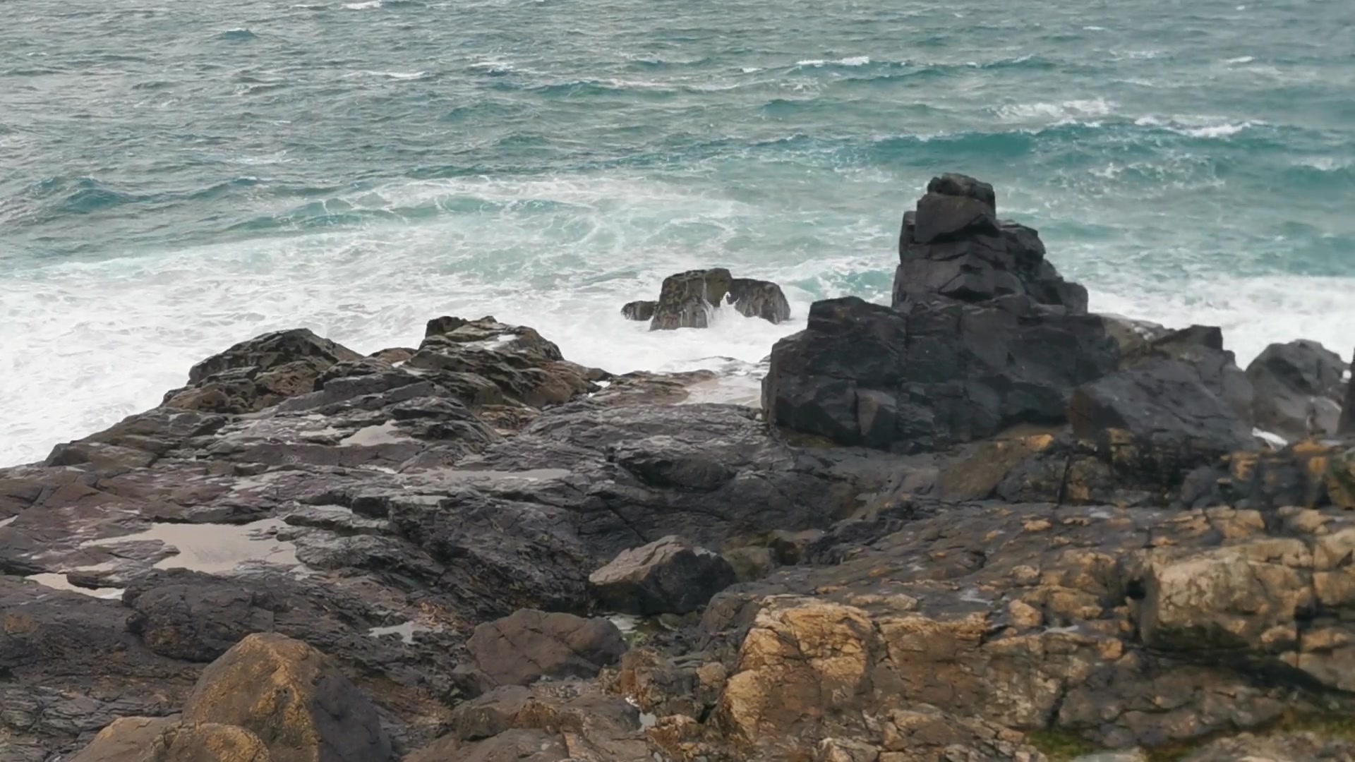 Coastal Wave Serenity – 1080p ocean VJ loop