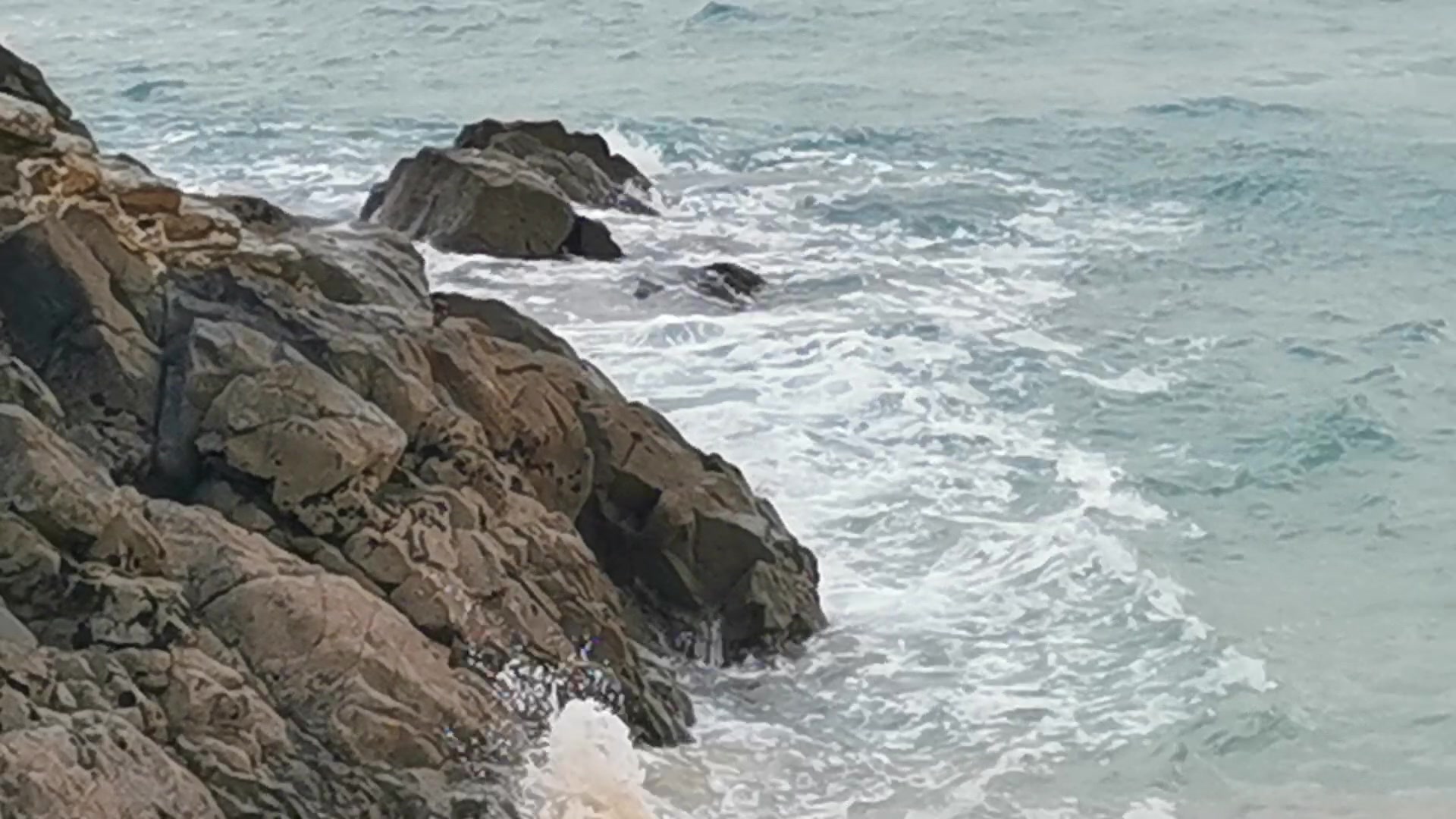 Coastal Waves Symphony – 1080p ocean VJ loop