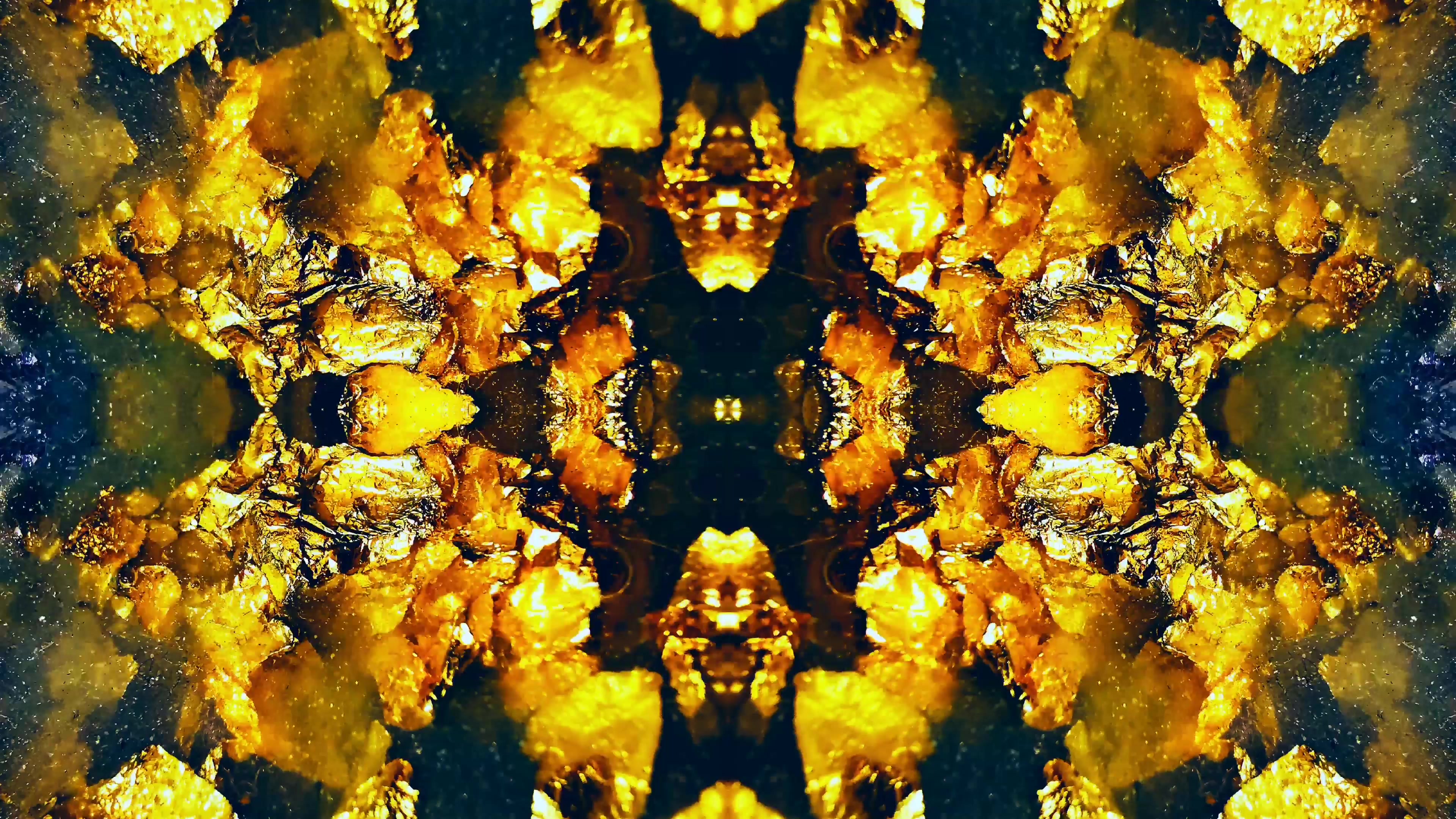 Golden Kaleidoscope Dream — Fractal Digital – 4K psychedelic VJ loop