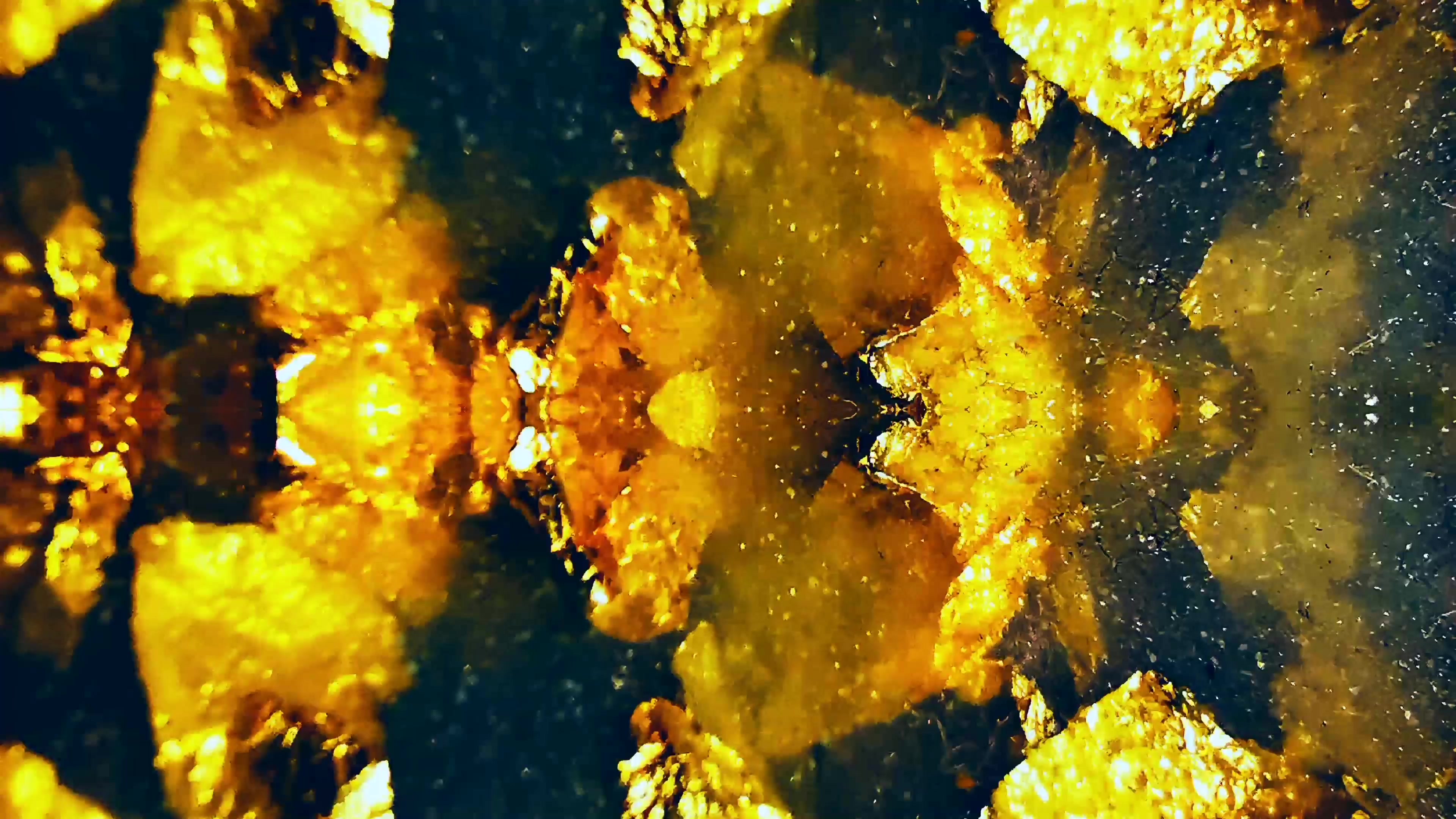 Golden Kaleidoscope Dream — Elegant Patterns – 4K psychedelic VJ loop