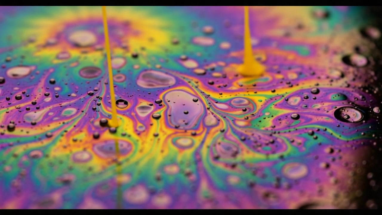 Prismatic Oil Cascade – 720p psychedelic VJ loop