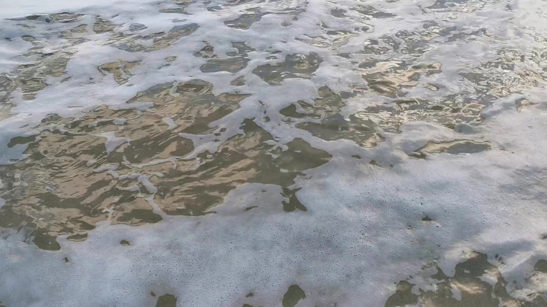 Serene Ocean Waves — Gentle Lapping – 1080p ocean VJ loop
