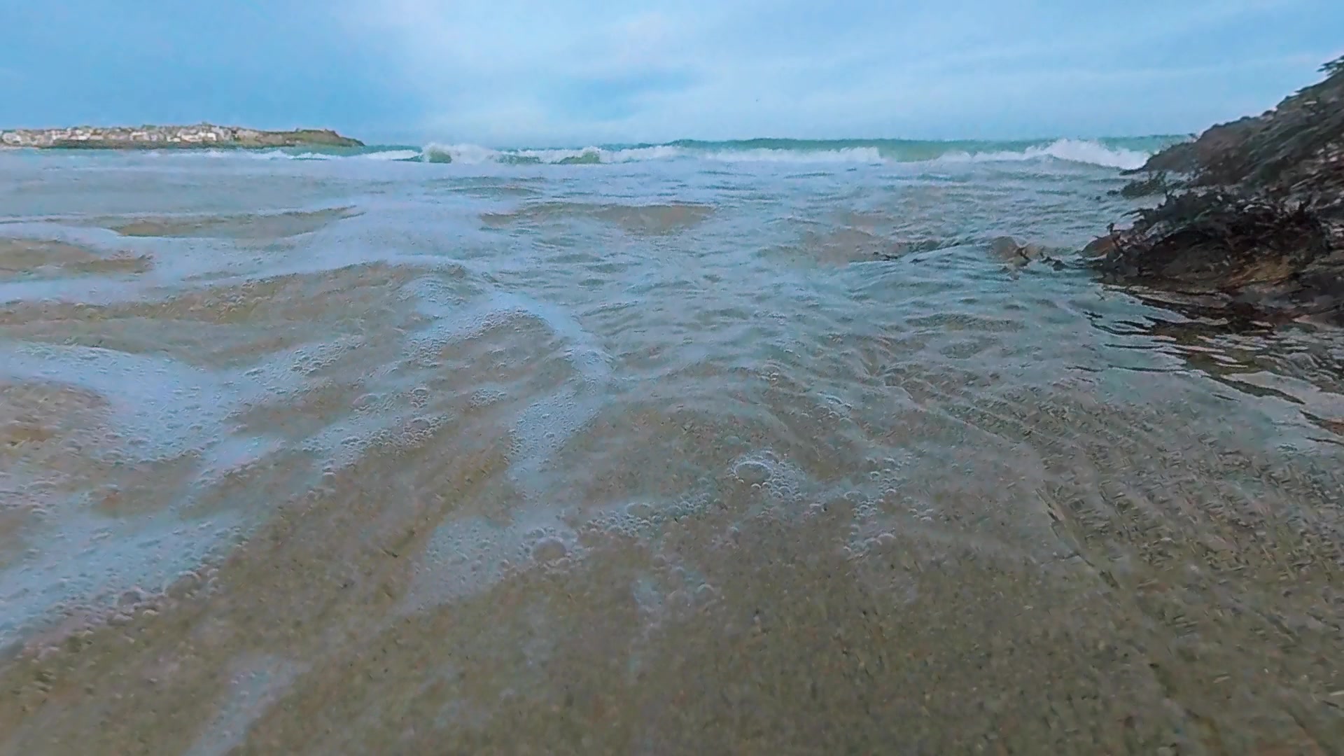 Serene Shore Waves – 1080p ocean VJ loop