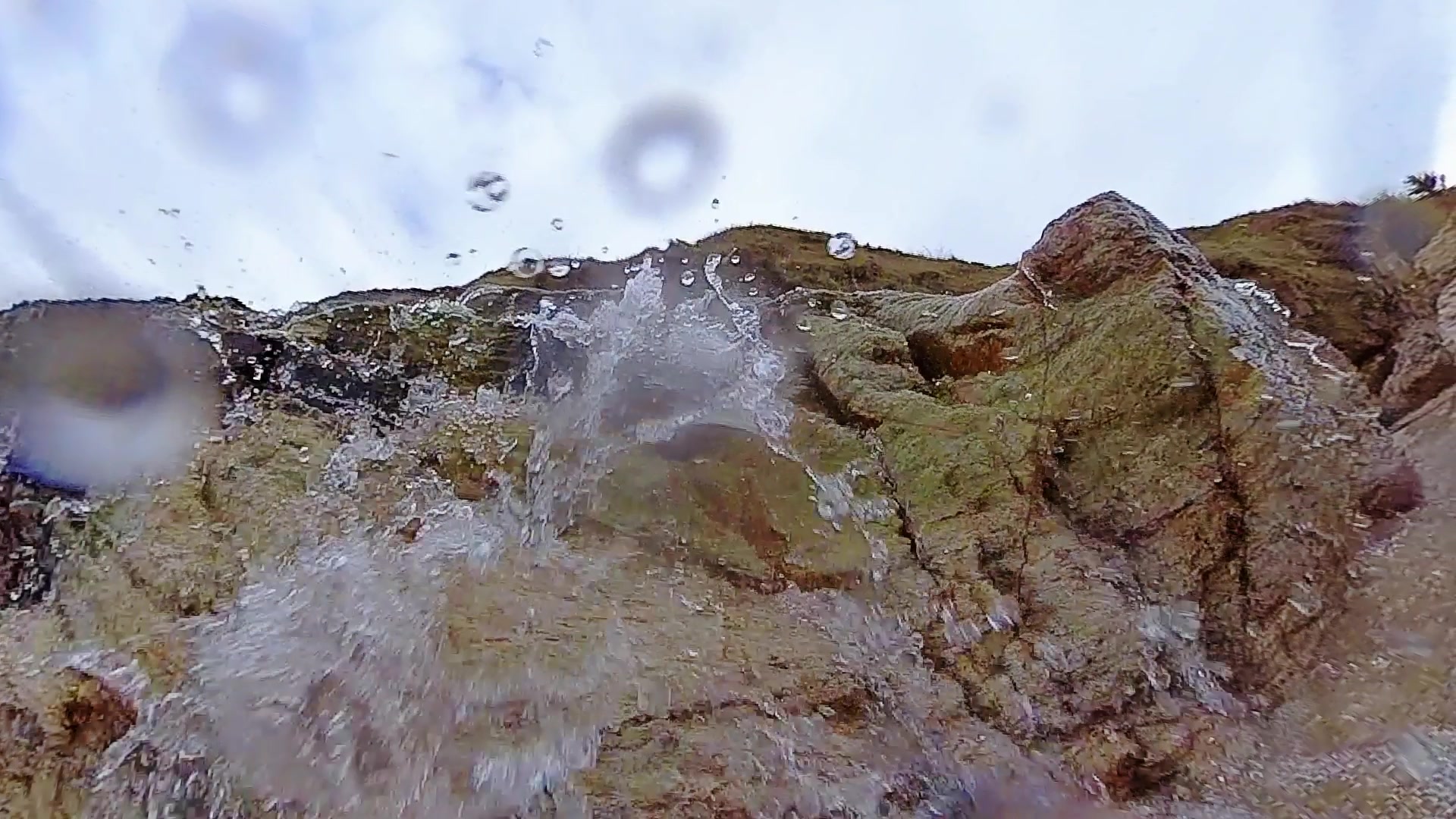 Splashing Rock Symphony – 1080p nature VJ loop