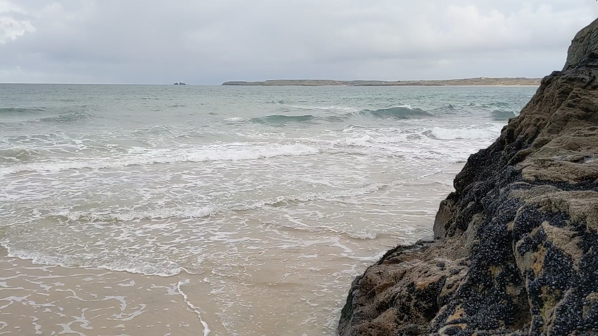 Tranquil Ocean Waves – 1080p ocean VJ loop